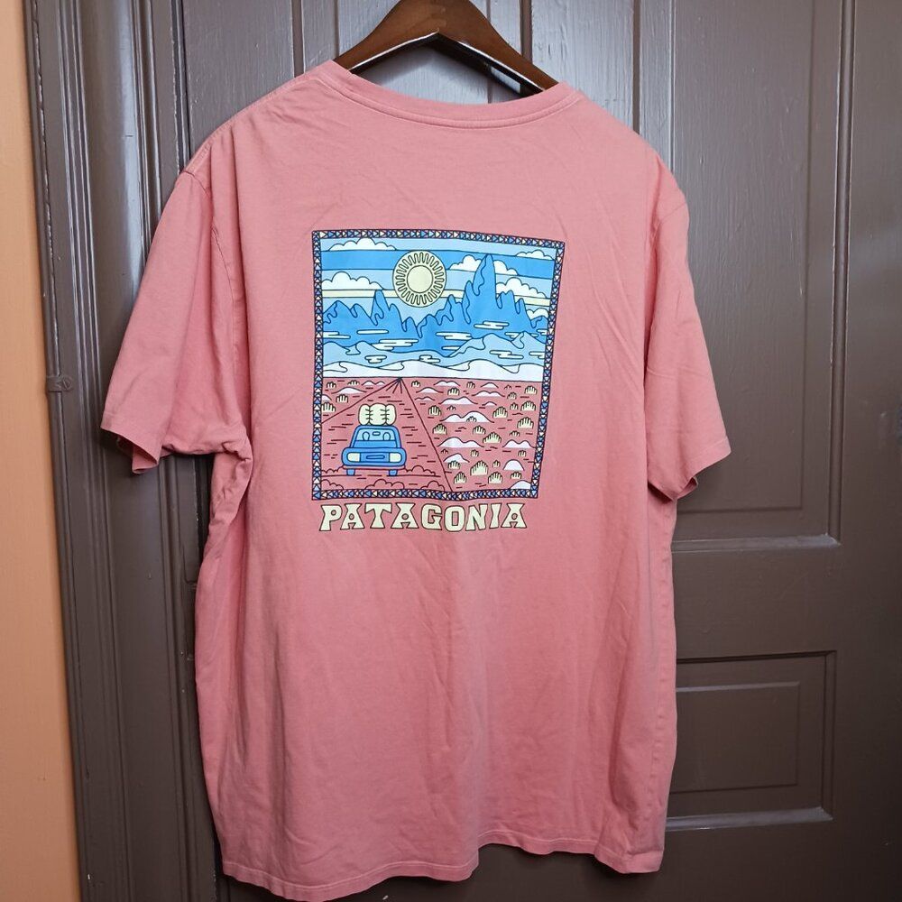Patagonia Graphic Print T-Shirt Men’s size XL Salmon Pink Organic Cotton